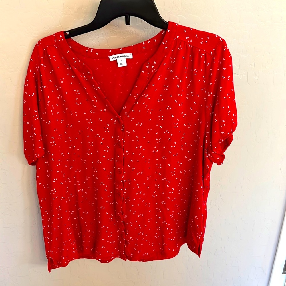 Amazon Essentials NWOT red button down top XL